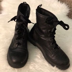 24 hour sale!! Women’s size 10 black combat boots